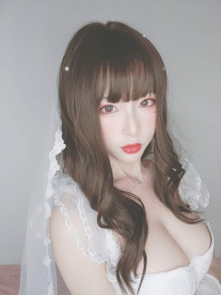 [网红杂图] 清水由乃 – 花嫁自拍 [44P2V64MB]