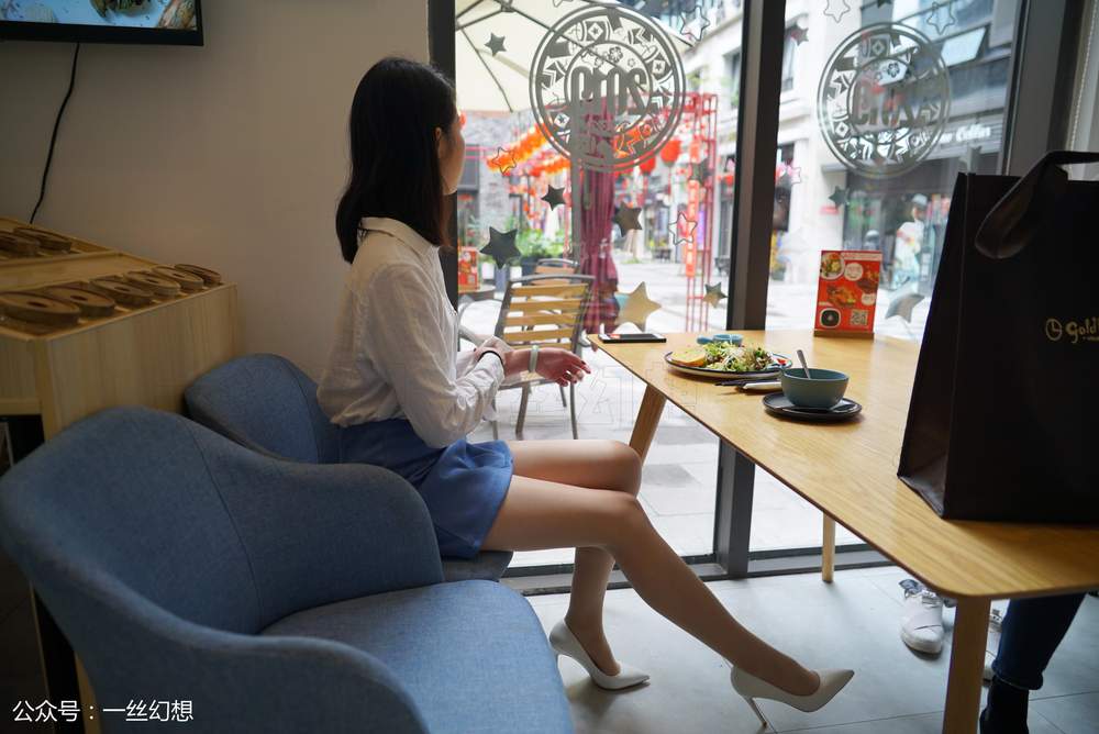 [高丝女子图鉴] 袜小喵×一丝幻想 NZ050 茜茜 [59P49MB]