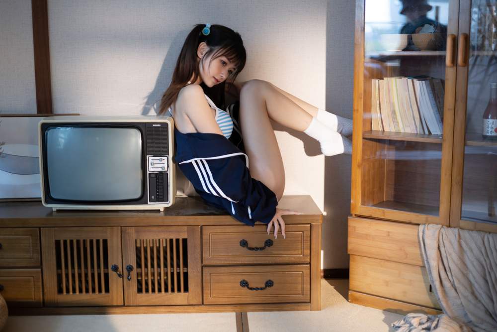 [网红杂图] 河豚抚子 – 夏日比基尼 [28P43MB]