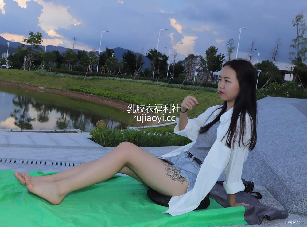 [Pary摄影] No.014 小淇脱下运动鞋棉袜 [130P439M]