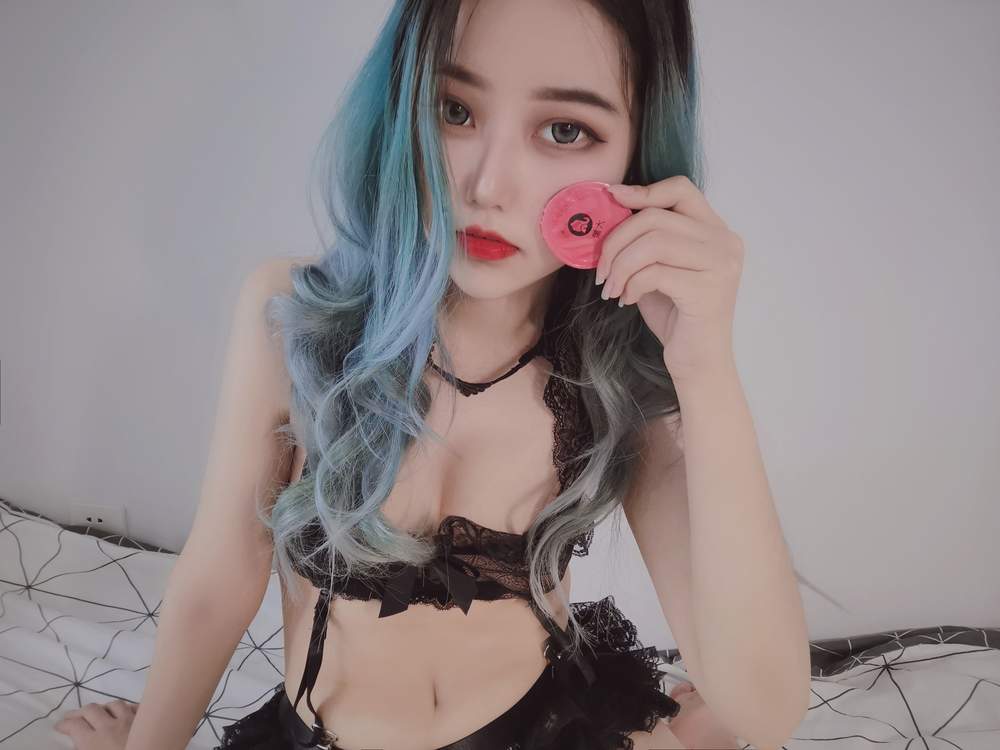 [网红杂图] eloise软软 – 小粉盒黑兔子 [85P189MB]