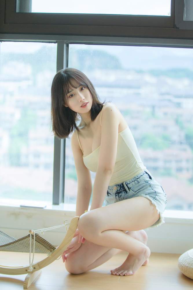[网红杂图] 念雪ww – 夏日柠檬 [32P254MB]