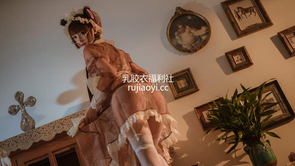 [网红杂图] 星野咪兔 – 透明女仆 [59P885MB]