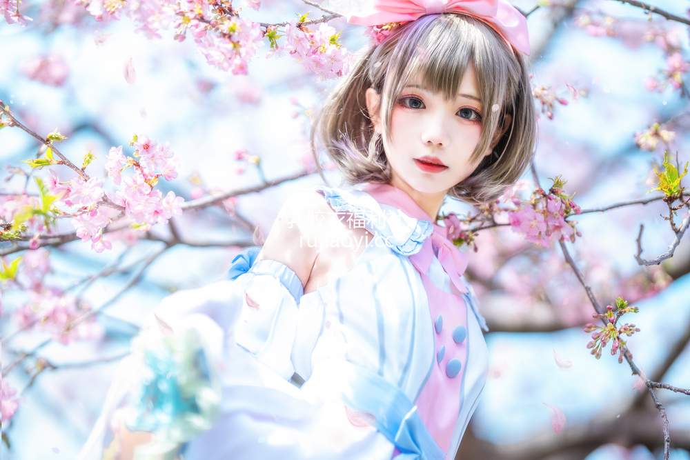 [网红杂图] 花柒Hana – 唐可可打歌服 [9P183MB]