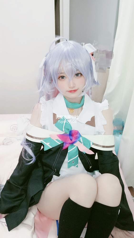 [网红杂图] 千阳(ちよ) – 神乐七奈 [13P16MB]