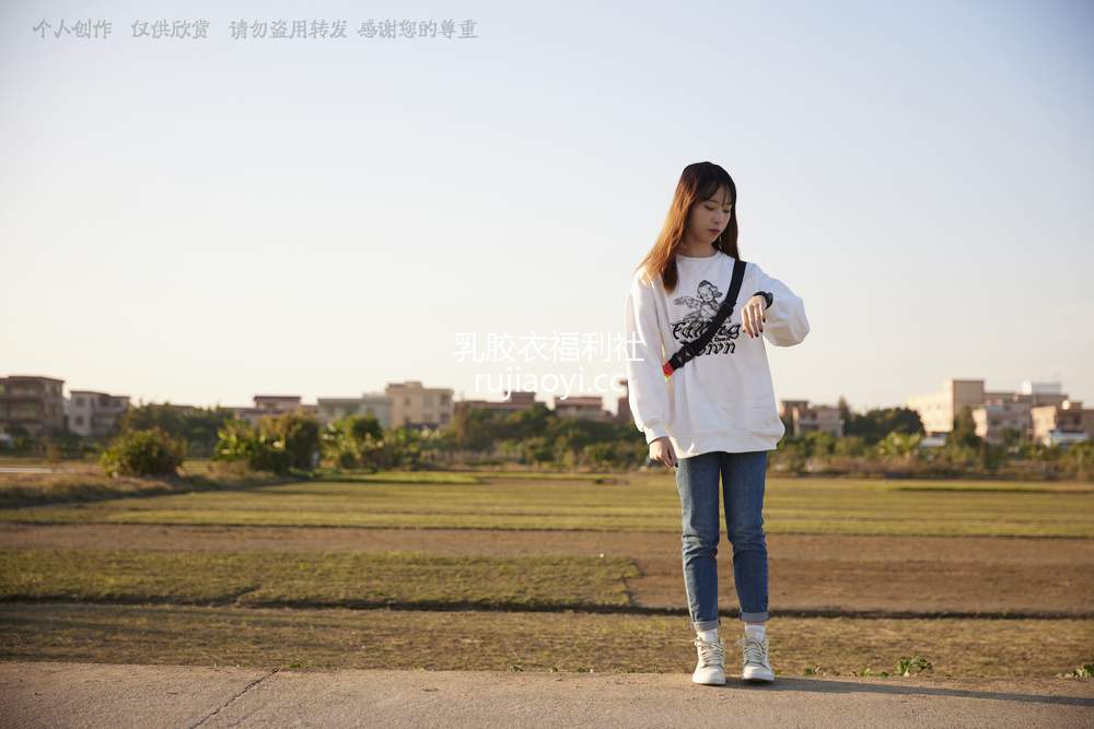 [见新摄影] No.022 追赶落日余晖的逆光少女 [133P1V949MB]