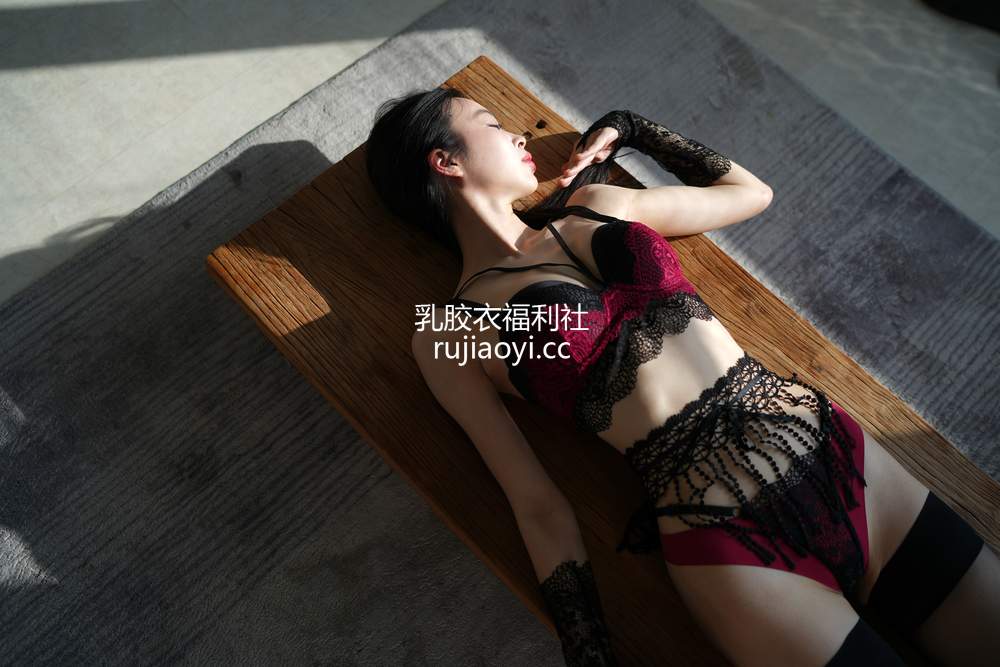 [网红杂图] 徐珺大哥 – 部落流苏 [50P771MB]