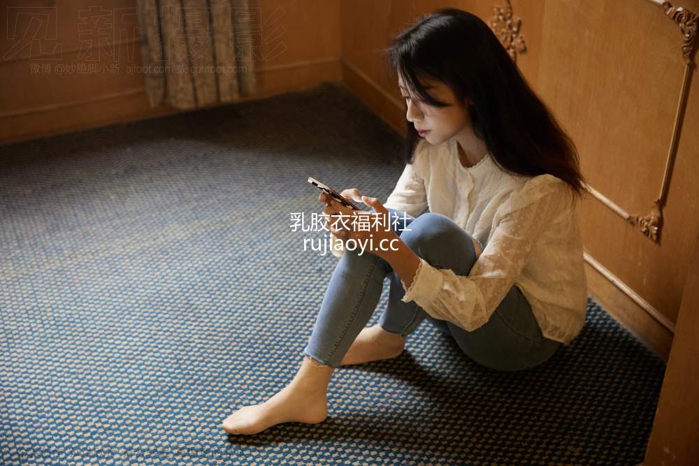 [见新摄影] No.036 王家卫风格红色高跟鞋，质朴的生活气 [233P1V1.91GB]