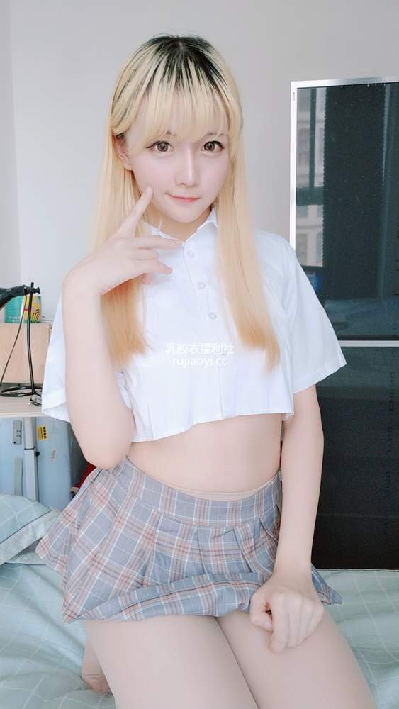 [网红杂图] 星之迟迟 – 短制服裙 [66P1V303MB]