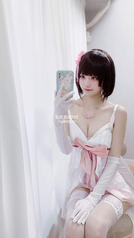 [网红杂图] 千阳(ちよ) – 加藤惠礼服cos [10P23MB]