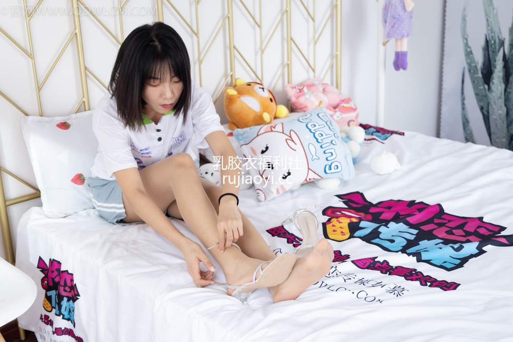 [物恋传媒] No.1050 elise-一刻年华 [153P1V4.07GB]