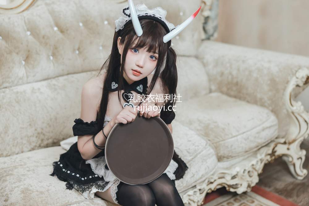 [网红杂图] 花柒Hana – 能代女仆 [21P323MB]
