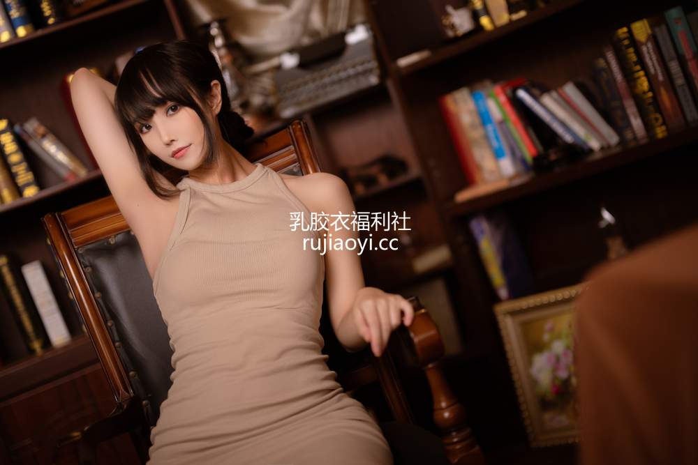 [网红杂图] 汪知子 – 姐姐的连衣裙 [33P167MB]