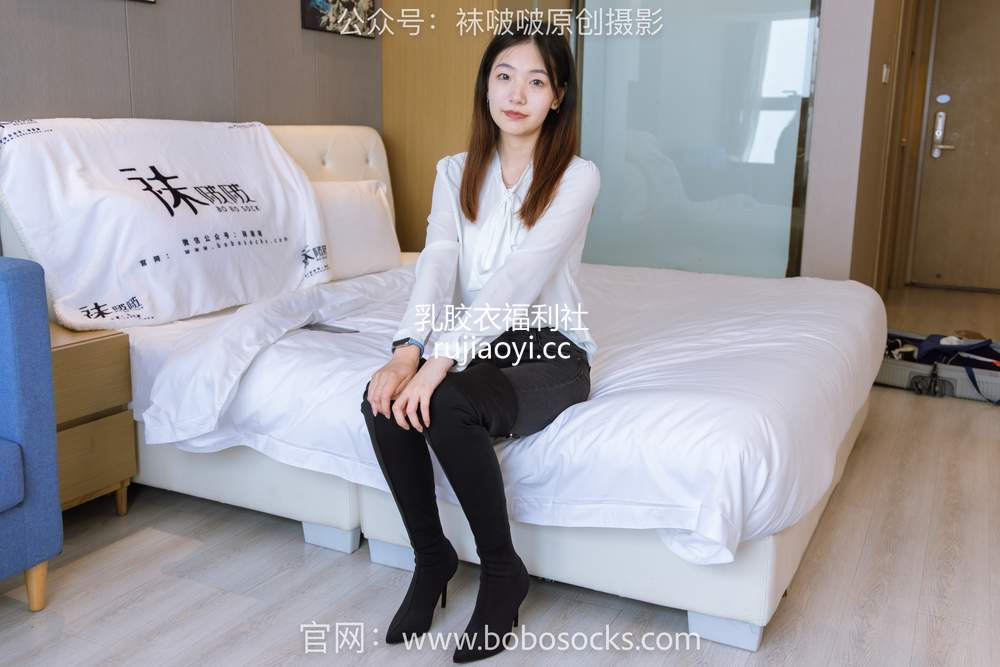 [BoBoSocks袜啵啵] No.158 小甜豆-高跟长靴、白棉袜、裸足 [136P1V5.70GB]