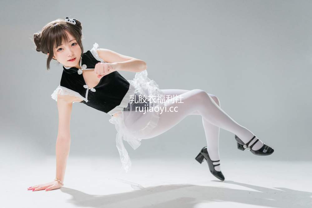 [网红杂图] 花铃 – 小熊猫女仆 [85P538MB]