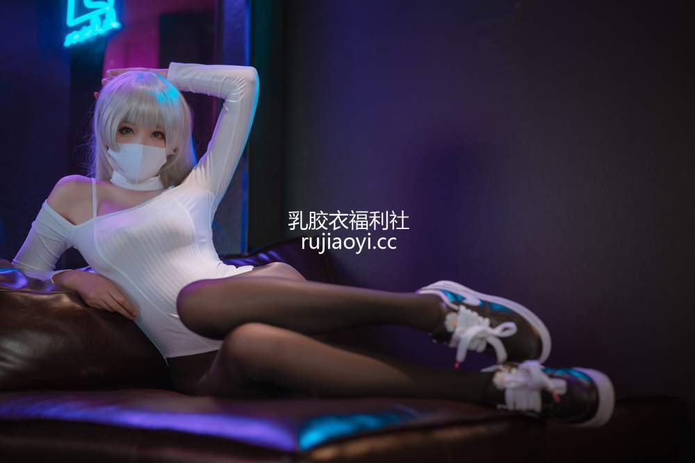 [网红杂图] 轩萧学姐 – 高开叉运动鞋 茑 [68P162MB]