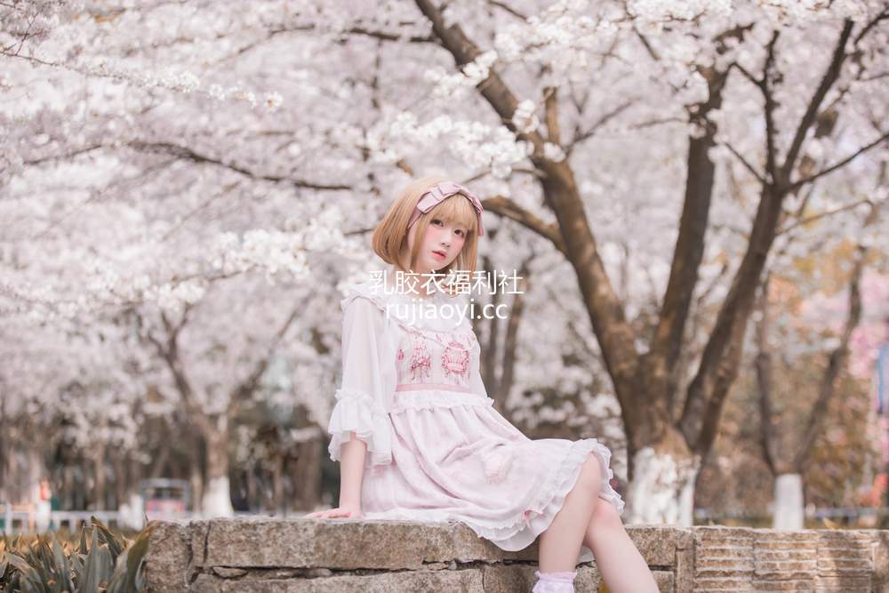 [网红杂图] 弦音sic – lolita私影 樱花 [9P63MB]
