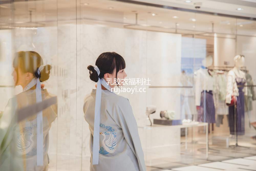 [网红杂图] 弦音sic – 汉服 [9P99MB]