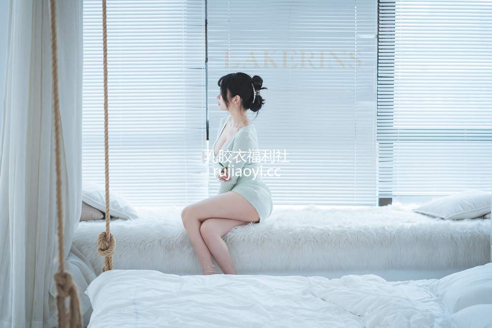 [网红杂图] rioko凉凉子 – 人妻毛衣 [54P508MB]