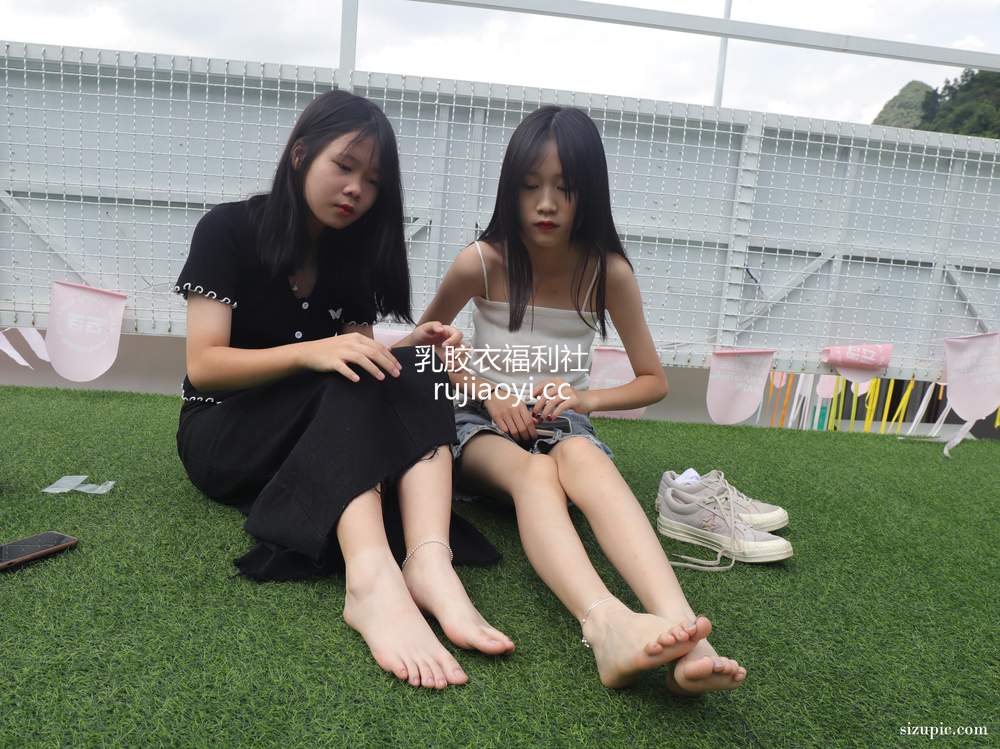 [Pary摄影] No.035 表妹与小芳拍完美脚拍食物去 [91P153M]