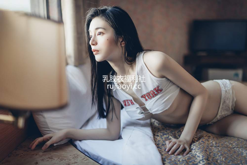 [网红杂图] 辰辰 – 天使 [104P155MB]