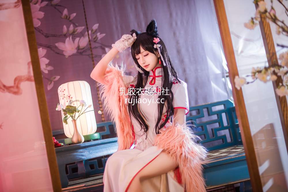 [网红杂图] Shika小鹿鹿 – 爱宕旗袍 [30P62MB]