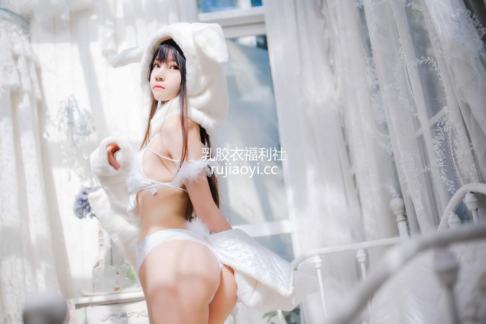 [网红杂图] 桜桃喵 – 小白兔01 [48P687MB]