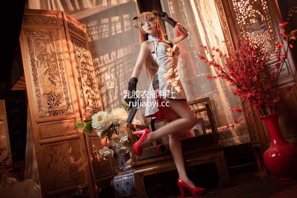 [网红杂图] Shika小鹿鹿 – 蜂糖花 [20P54MB]