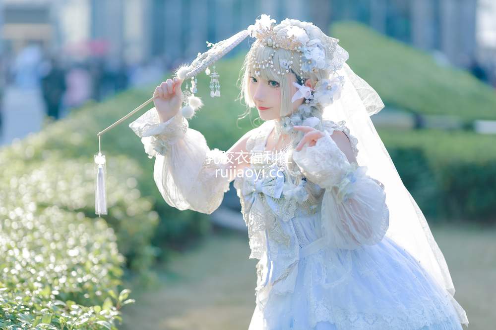 [网红杂图] 是三不是世w – 霜雪星辰 [23P238MB]