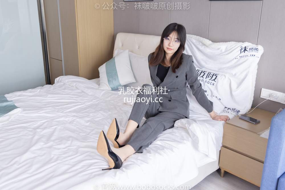 [BoBoSocks袜啵啵] No.172 小甜豆-高跟鞋、肉丝、ol风 [139P1V5.63GB]