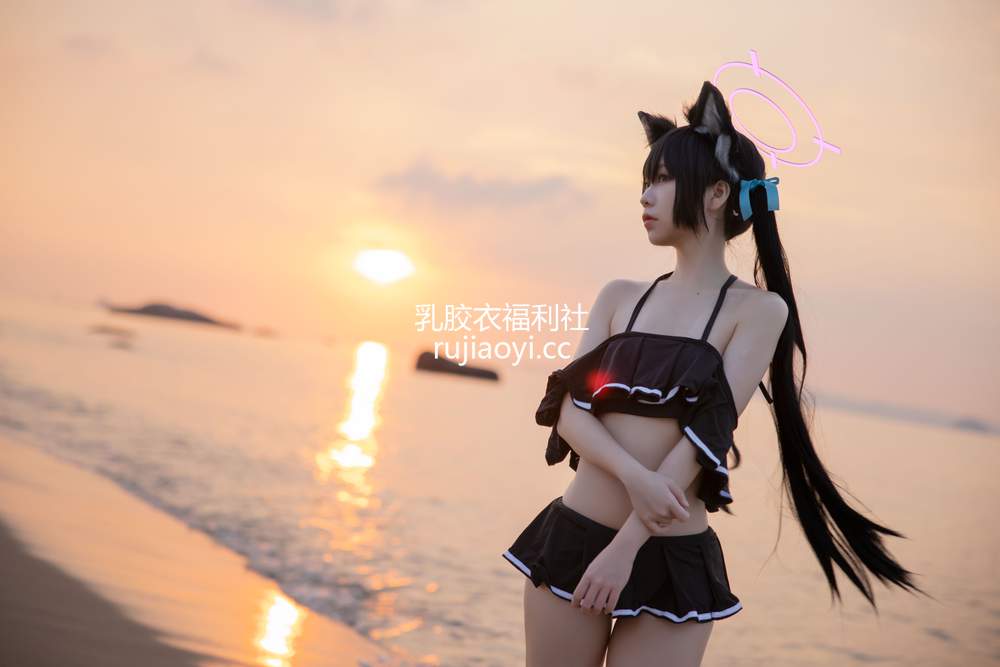 [网红杂图] G44不会受伤 – 碧蓝档案 黑見芹香 海边泳装 [20P161MB]