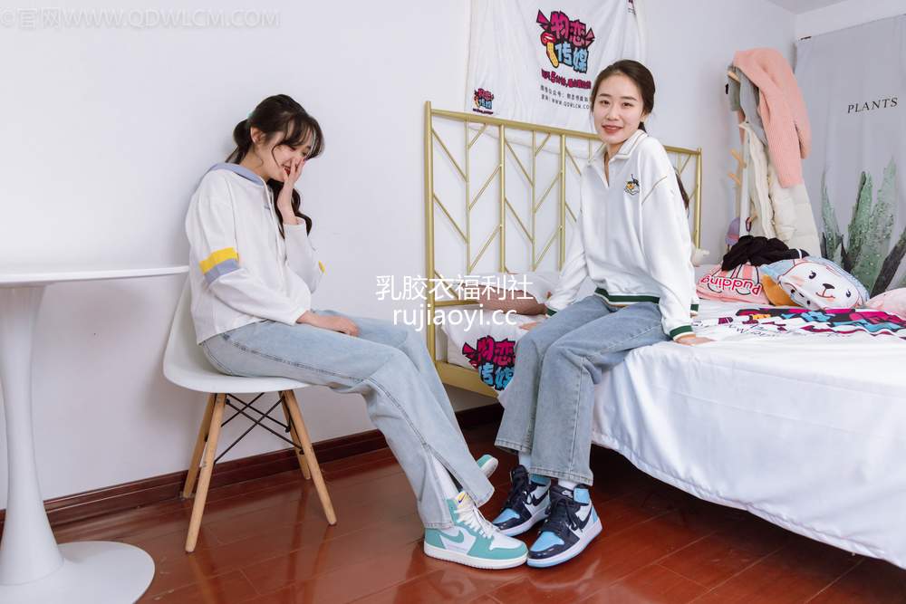 [物恋传媒] No.1142 菜菜&小敏-双生花 [157P1V5.45GB]