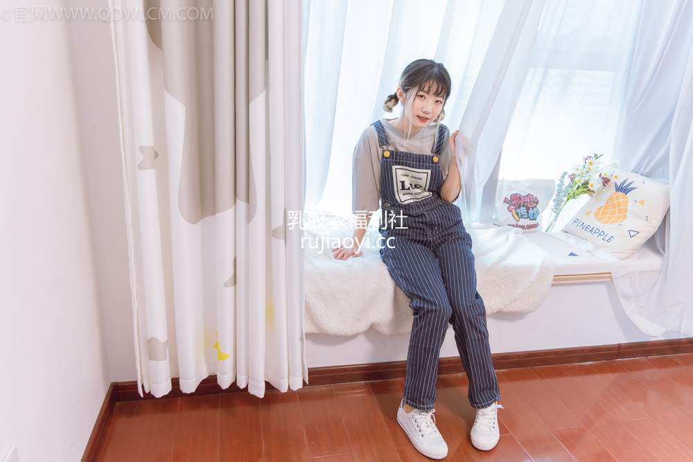 [物恋传媒] No.1156 暗月-相伴美好 [141P1V4.23GB]