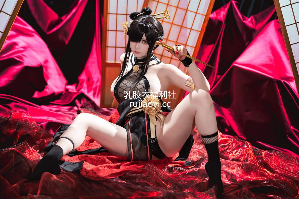 [网红杂图] 星之迟迟 – 圣诞节 约尔 同人和风战斗服 [78P4V146MB]