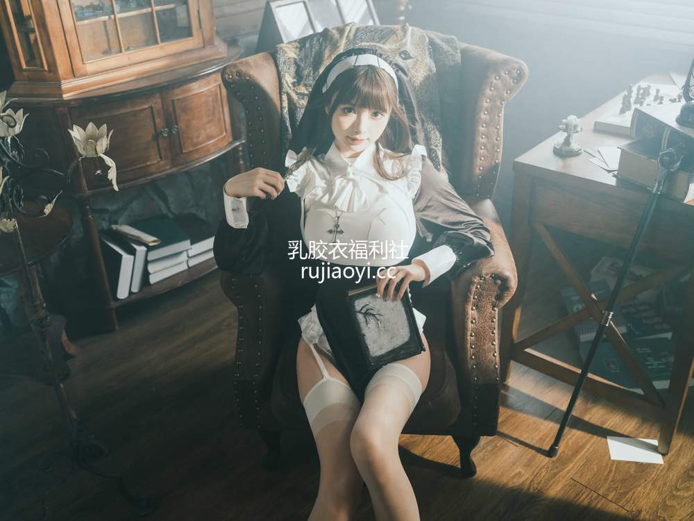 [网红杂图] 河豚抚子 – 修女 [15P65MB]