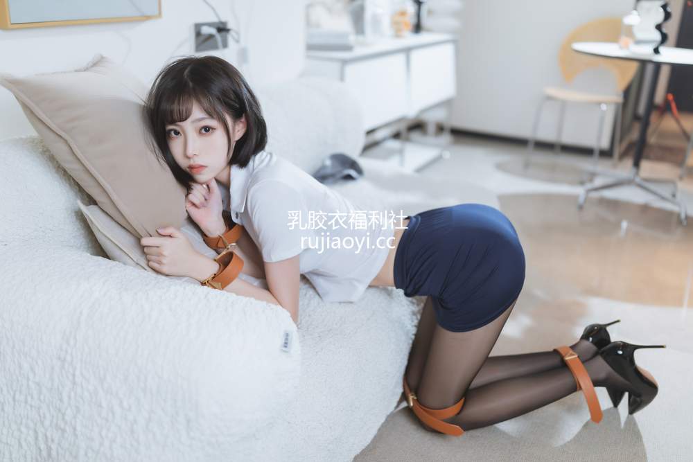 [网红杂图] 许岚(叁月life) – 束缚黑丝 [61P5V863MB]