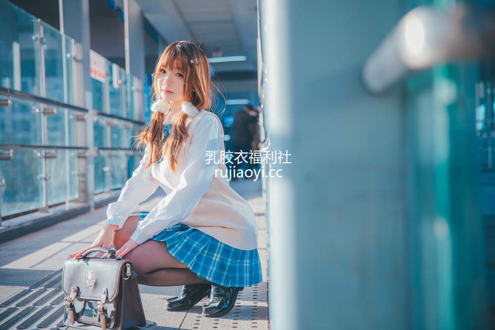 [网红杂图] 雪琪 – JK夕阳 [25P355MB]