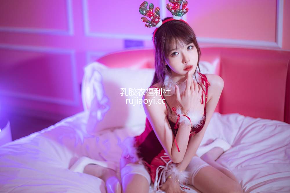 [网红杂图] 余多多Dudu – 圣诞特辑 [28P98MB]