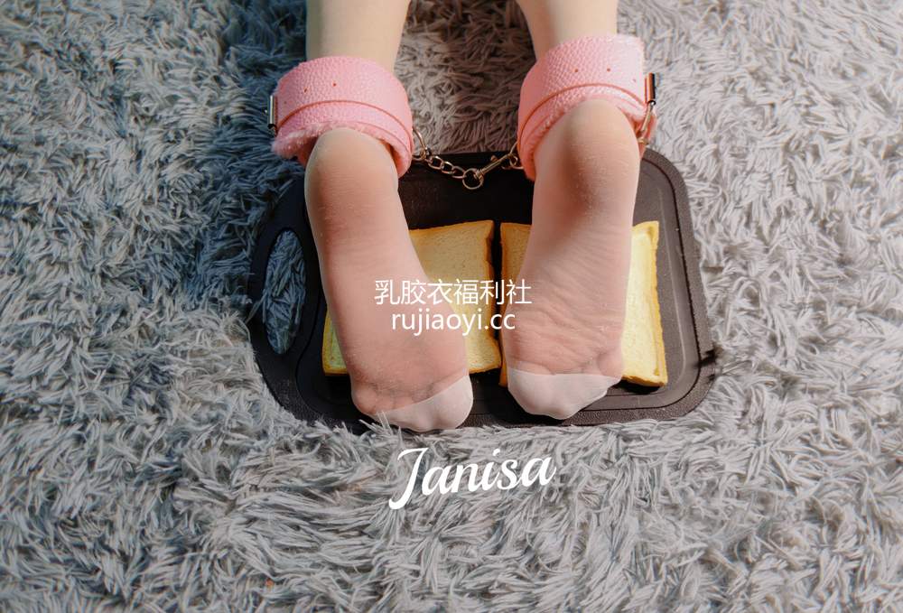[网红杂图] Janisa – 玉足三明治 [17P127MB]
