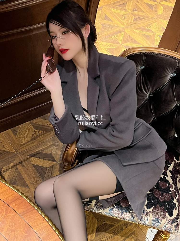 [网红杂图] Azhua19970(阿朱啊) – 高启强 [14P2V58MB]