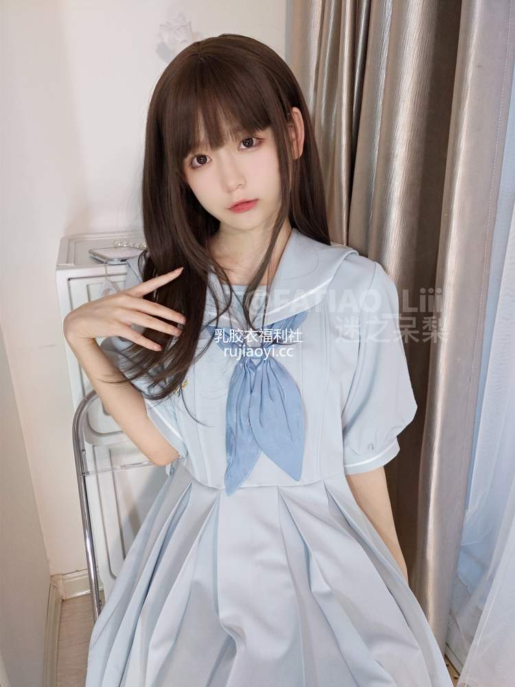 [网红杂图] 迷之呆梨(发条少女)[fantia] – 白ストッキング後輩 [20P1V122MB]