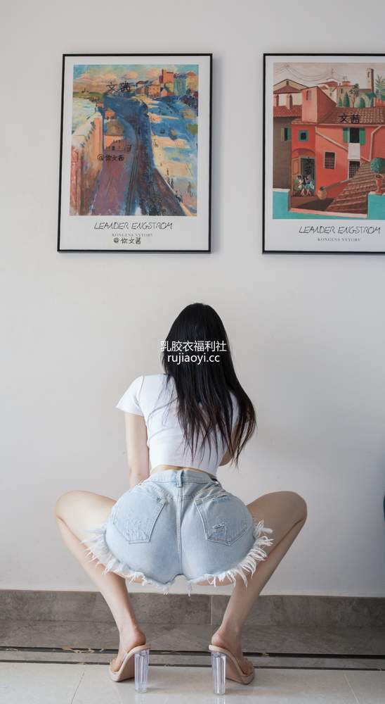 [网红杂图] Cool文茜 – 牛仔短裤 [13P67MB]