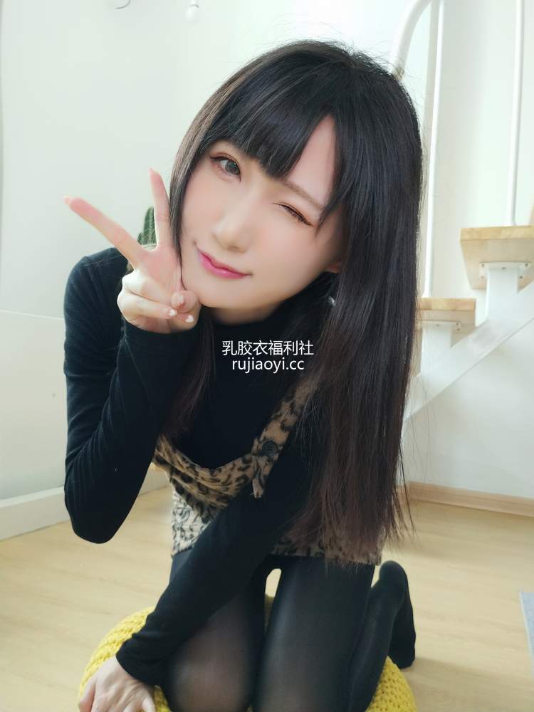 [网红杂图] 木之本果 – 豹纹常服 [22P56MB]