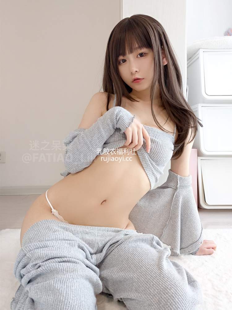 [网红杂图] 迷之呆梨(发条少女)[fantia] – 部屋着 [20P1V116MB]