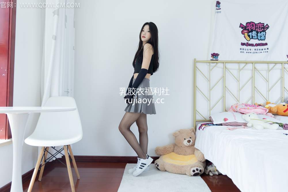 [物恋传媒] No.1253 小竹-细雨中呐喊 [164P1V4.17GB]