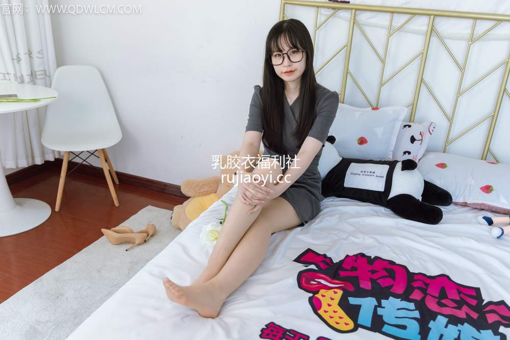 [物恋传媒] No.1307 兮兮-仰望星空 [140P1V6.17GB]