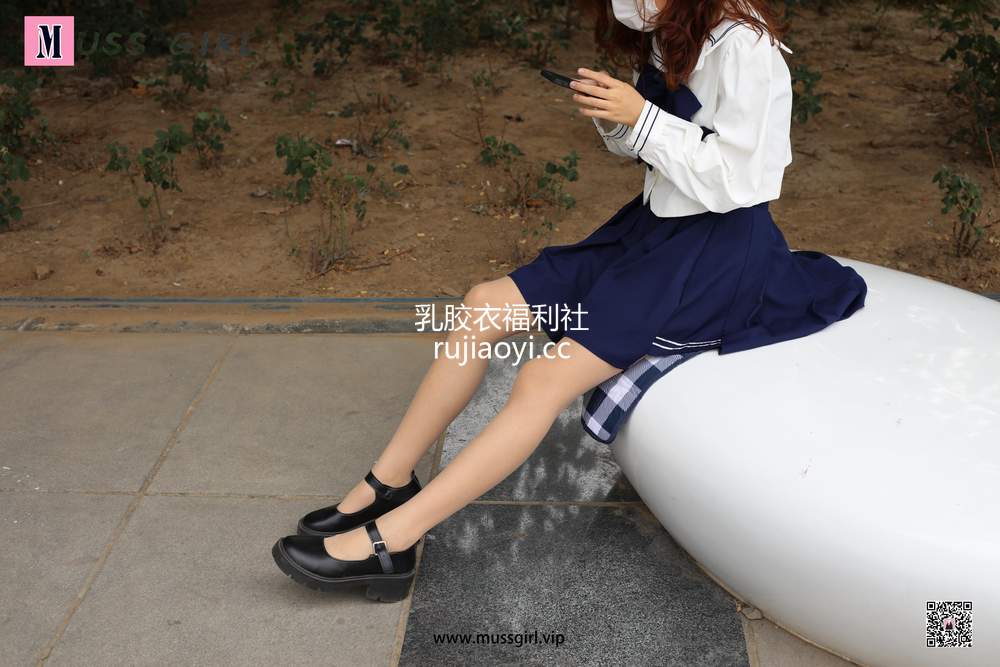 [MussGirl慕丝女郎] No.102 公园JK制服肉丝 [128P310MB]