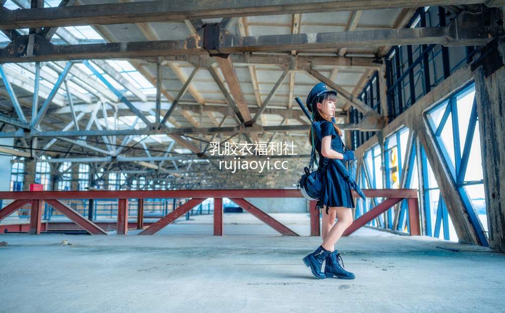 [网红杂图] Kitaro_绮太郎 – 制服 [14P87MB]