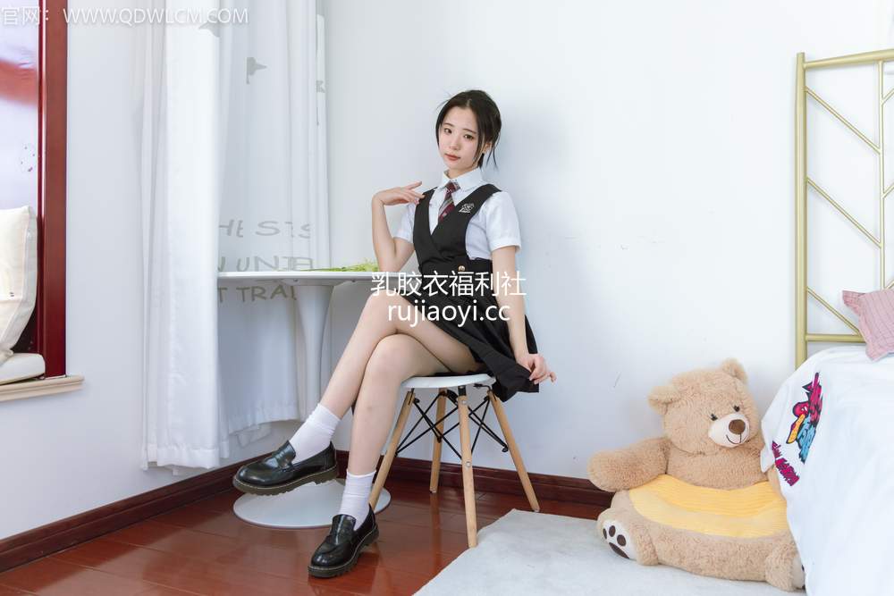 [物恋传媒] No.1349 姜姜-爱你一万年 [150P1V3.72GB]
