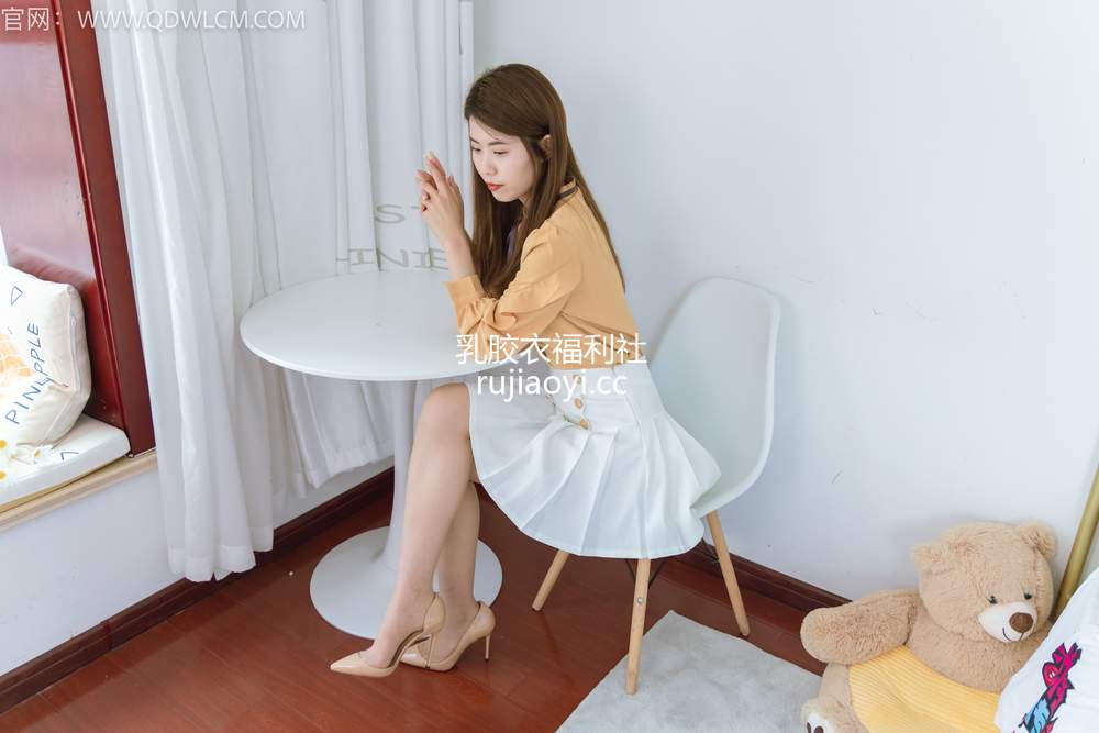 [物恋传媒] No.1299 雅雅-坐在你身边看云 [139P1V5.98GB]
